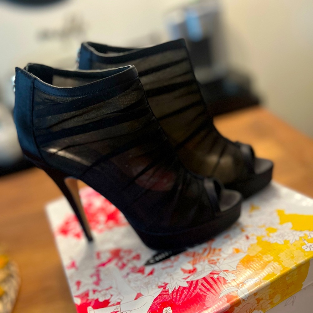 Chinese laundry heels